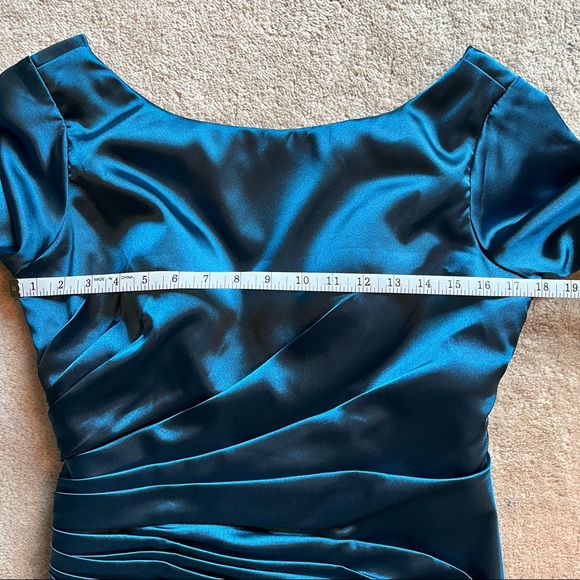 Stunning Backless Satin dress - Picture 9 of 11